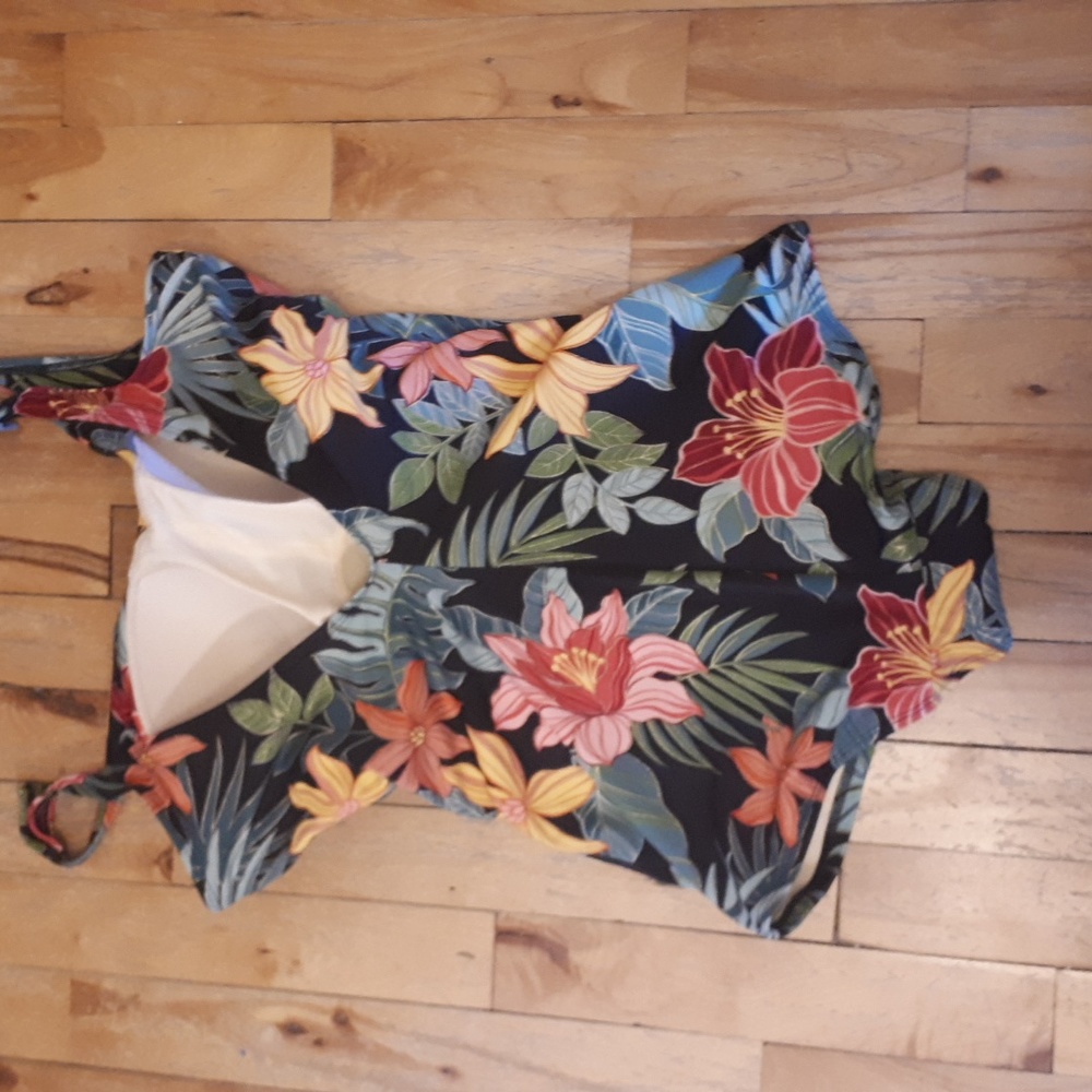 LAST DAY CLOSET CLEANOUT Vintage Inspired Swimsuit - Picture 4 of 4
